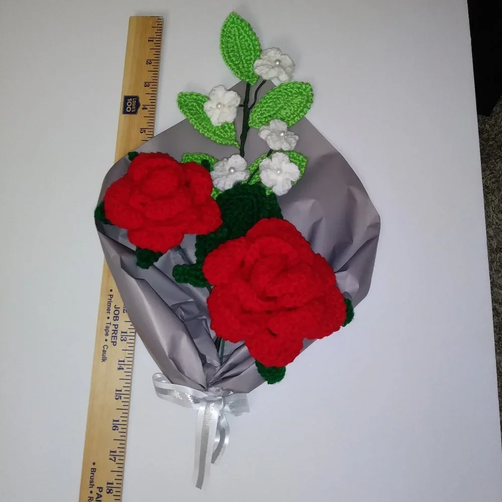 Crochet rose bouquet, handmade, personalized gift for girlfriend, home decoratio
